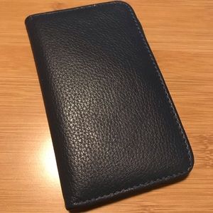 Buxton card holder
